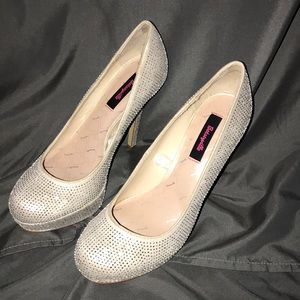 Besteyville White Heels